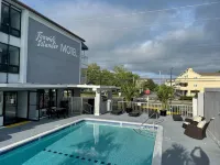 Fenwick Islander Motel - Motels