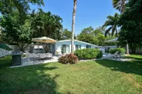 Midcentury Modern 3 Br - with Pool in Sarasota, Close to Beaches VR25-00134 - สระว่ายน้ำส่วนตัว