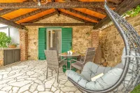Holiday Home Stone Wall - parking