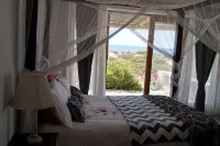 Escape Beach House - parking