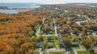 Spacious Summer Rental in Bonnet Shores/Narragansett, RI. Close to area beaches. - 2-Star