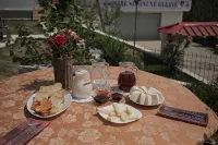 Vila Sofia Gllava - Resort - breakfast
