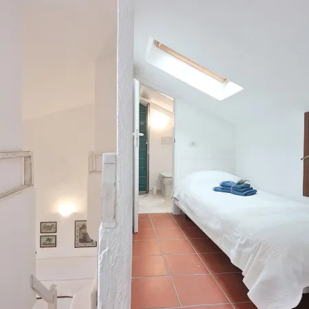 COTTAGE SMERALDA -5pax w/private jacuzzi terrace and shared Pool Seaview