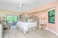 Island Oasis on Manasota Key- Steps to both Gulf & Bay Access, Heated Pool - 4-Star