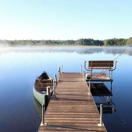 Serene Lakefront Retreat: A/C, dock, canoe, kayaks