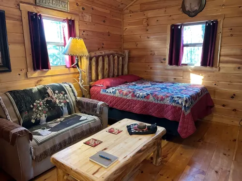 Pine Ridge Cabin - A Cozy Getaway for Two near Jasper AR! - 2-Star