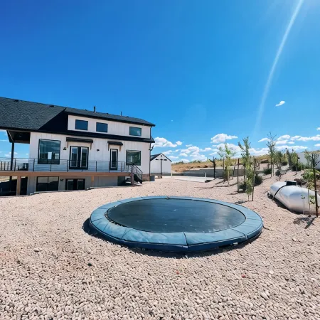 Bear Lake getaway for the whole family! Sleeps 32! Beach access included!!