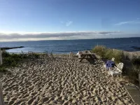 Direct LI sound waterfront cottage, one level living in Hawks Nest Beach