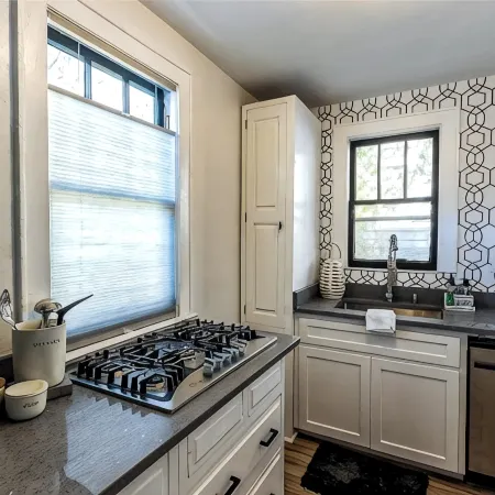 Charming, modern, 2nd floor home-away-from-home