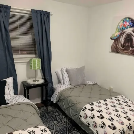 Lancaster Musically Inspired Home Downtown Sleeps6