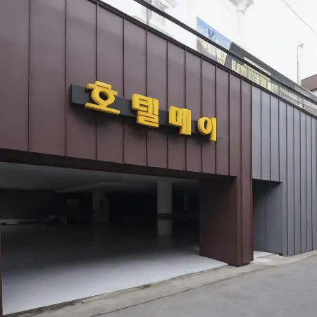 Gunsan Hotel May