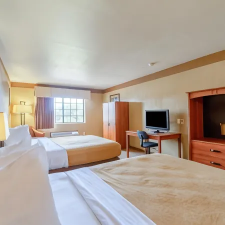 Days Inn & Suites by Wyndham Beeville