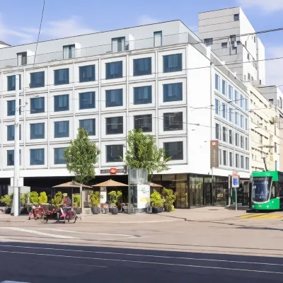 Ibis Basel Bahnhof Hotel dekat Basel Main Station