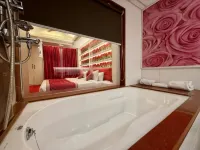 The Grand Empire A Boutique Hotel - Hot Tub