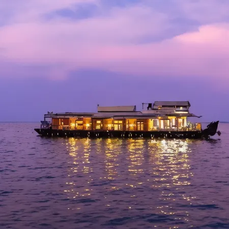 Coco Houseboats