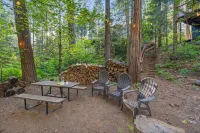 Creek Cabin - Fly-in Acres Lake Access - private Creek access with fire pit
