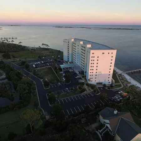 Amazing views!! Beautiful 8th floor unit