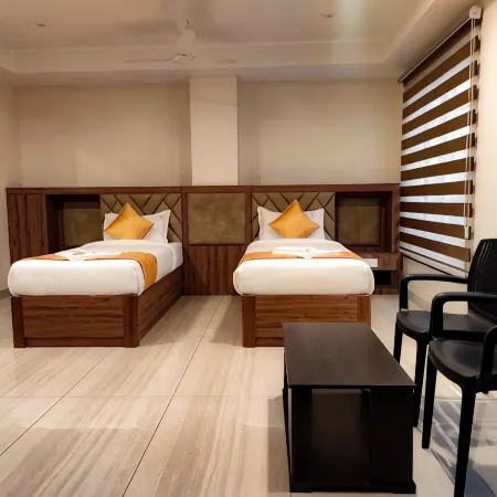 RR Mount Elite Suites Отели рядом с достопримечательностью «Пляж Марина-Бич»