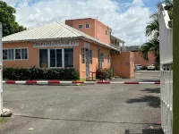 Tropical Manor Inn - Kingston - 2-Star