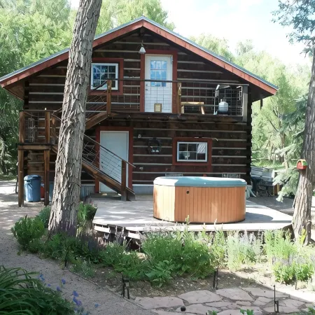 Riverside Meadows Cabins