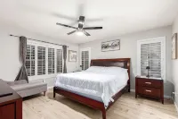 Spacious 4-bedroom house in amazing Phoenix with fitness room, WiFi Hotels in Desert View