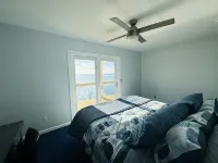 Large Waterfront Modern Beach House - 비치