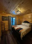 Unwind at Whispering Woods / Hot Tub, Waterfall, Arcade & Nature - Boutique