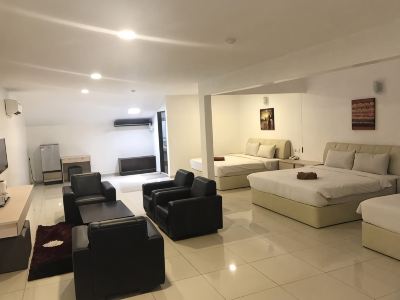 Peach Hill Hotel