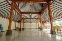 Hotel Butik Cafe & Resto Pesona Osing - parking