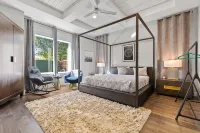 New Single Level Ranch Home by Highland Park with Pool - 5つ星