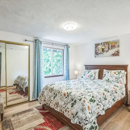 Portland Charming, fully furnished, private, quiet and pets friendly Home. グレシャムのホテル
