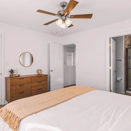 Spacious, Quiet Home in Gated Community, Family Friendly, King Bed, 3 Parkings