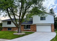Spacious 6-Bed 3-Bath Retreat Next to park—ideal for Family & Group Getaways
