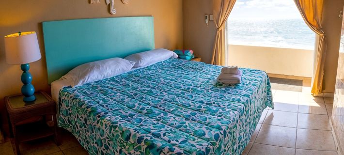 Villa Alma - Oceanfront - 10 guests - pet friendly - at Stella, Rincón Отели в г. Ринкон
