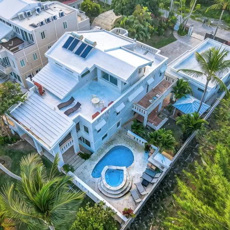 Oceanfront 8-bedroom Villa with Pool, Fully Fenced for Privacy, Incredible Views