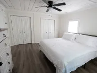 Pet-friendly home walking distance to Downtown Monroe Ξενοδοχεία στην πόλη Monroe
