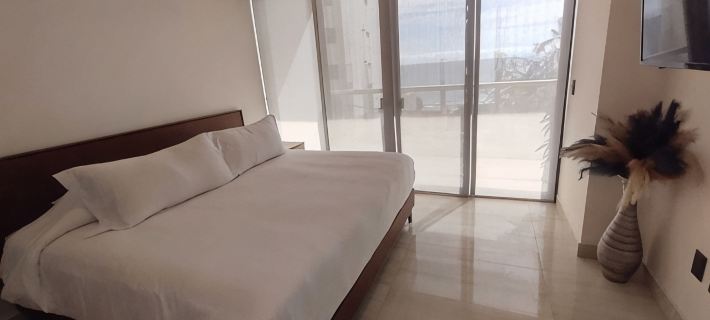Beautiful 3 Bed 2 Bath Condo 1/2 a Block to the Beach. 5 Min to Bucerias Centro Ξενοδοχεία στην πόλη Bucerias