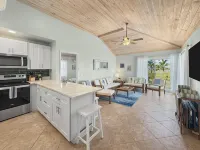 Golf Cart Included, Andros Villa, Treasure Cay, Bahamas, 100 yards from beach - Homestays
