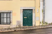 Sol III- Center of old Lisbon Tajus View /Air conditioning - บังกะโล