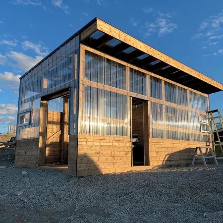 Hidden Haven Tiny House 2.0. Wide open spaces for humans and dogs! Отели в г. Свифт Каррент