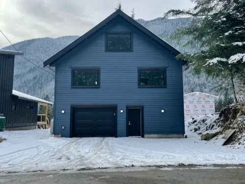 Brand New Spacious 5-Bed Retreat in Sunshine Valley - Pools