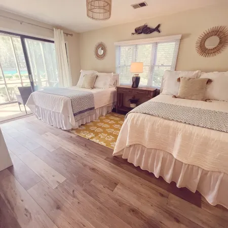 Beautiful and Spacious First Floor Sunset Beach Villa in Sea Trail! Bikes & Gear