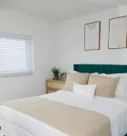 Two Bedroom Condo mins from beach