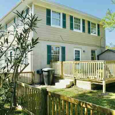 Spectacular & Spacious Hideaway: 1 Min WALK to the Beach, NO Streets to Cross! Hotel Exterior