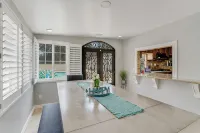 Luxury 4Bedroom Home with Pool, Mini Golf & Movie Theater - 3 ดาว
