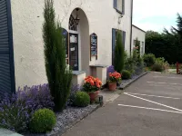 Castle Lodge Hotel - parking