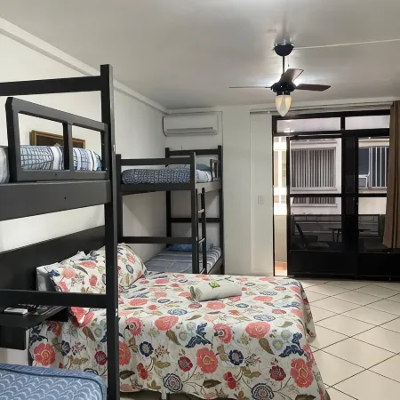 Ipanema Club Hostel Отели рядом с достопримечательностью «Chinese Pavillion»