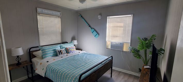 2 bedroom Coastal bungalow minutes from St Simons Hotels in Brunswick