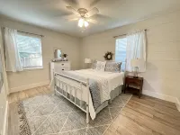 Cheerful 3 Bedroom Old Town Keller Home - Boutique