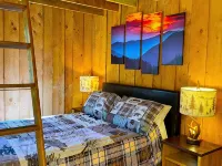 Secluded Mountain Cabin on Private Pond · Fireplace · Hiking Trails · WiFi Отели в г. Мак-Дауэлл